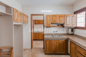 Casa Comercial para alugar com 306m², 4 dormitórios, 4 vagas no bairro Três Figueiras em Porto Alegre - Foto 24