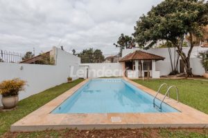 Casa Comercial para alugar com 306m², 4 dormitórios, 4 vagas no bairro Três Figueiras em Porto Alegre - Foto 43