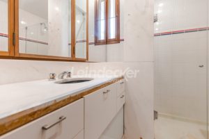 Casa Comercial para alugar com 306m², 4 dormitórios, 4 vagas no bairro Três Figueiras em Porto Alegre - Foto 53