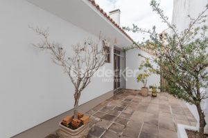 Casa Comercial para alugar com 306m², 4 dormitórios, 4 vagas no bairro Três Figueiras em Porto Alegre - Foto 63