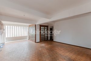 Casa Comercial para alugar com 306m², 4 dormitórios, 4 vagas no bairro Três Figueiras em Porto Alegre - Foto 65