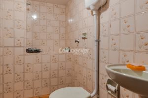 Casa Comercial para alugar com 306m², 4 dormitórios, 4 vagas no bairro Três Figueiras em Porto Alegre - Foto 67