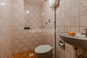 Casa Comercial para alugar com 306m², 4 dormitórios, 4 vagas no bairro Três Figueiras em Porto Alegre - Foto 68