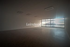 Sala para alugar com 124m² no bairro Centro em Porto Alegre - Foto 2
