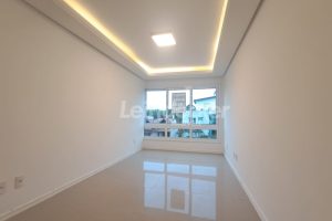 Apartamento para alugar com 65m², 2 dormitórios, 1 vaga no bairro Partenon em Porto Alegre - Foto 2