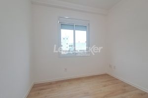 Apartamento para alugar com 65m², 2 dormitórios, 1 vaga no bairro Partenon em Porto Alegre - Foto 13