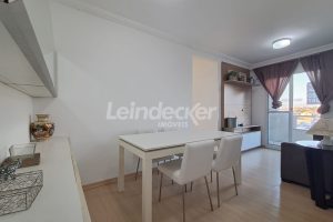 Apartamento para alugar com 72m², 3 dormitórios, 1 vaga no bairro Teresópolis em Porto Alegre - Foto 1