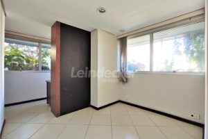 Sala para alugar com 58m², 1 vaga no bairro Higienópolis em Porto Alegre - Foto 1