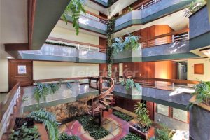 Sala para alugar com 58m², 1 vaga no bairro Higienópolis em Porto Alegre - Foto 13