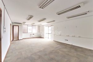 Sala para alugar com 42m², 1 vaga no bairro Floresta em Porto Alegre - Foto 1