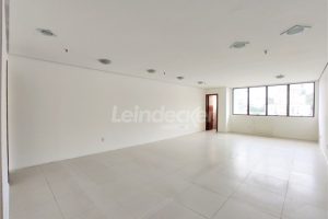 Sala para alugar com 55m² no bairro Floresta em Porto Alegre - Foto 1