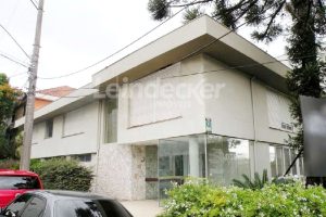 Casa Comercial para alugar com 550m², 1 dormitório, 2 vagas no bairro Auxiliadora em Porto Alegre - Foto 1