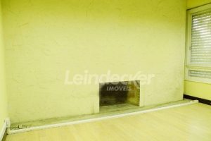 Casa Comercial para alugar com 550m², 1 dormitório, 2 vagas no bairro Auxiliadora em Porto Alegre - Foto 11