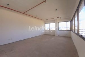 Sala para alugar com 41m², 1 vaga no bairro Petrópolis em Porto Alegre - Foto 2