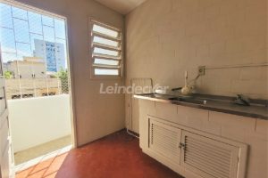 Apartamento para alugar com 71m², 2 dormitórios no bairro Medianeira em Porto Alegre - Foto 3