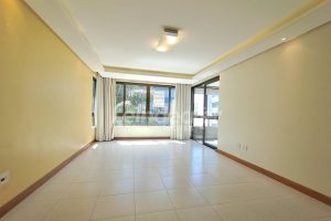 Apartamento para alugar com 124m², 3 dormitórios, 2 vagas no bairro Jardim Planalto em Porto Alegre - Foto 2