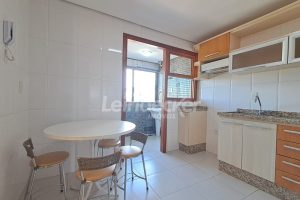 Apartamento para alugar com 124m², 3 dormitórios, 2 vagas no bairro Jardim Planalto em Porto Alegre - Foto 16