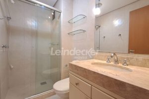 Apartamento para alugar com 124m², 3 dormitórios, 2 vagas no bairro Jardim Planalto em Porto Alegre - Foto 18