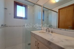 Apartamento para alugar com 124m², 3 dormitórios, 2 vagas no bairro Jardim Planalto em Porto Alegre - Foto 23