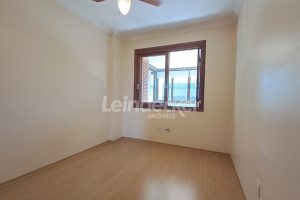 Apartamento para alugar com 124m², 3 dormitórios, 2 vagas no bairro Jardim Planalto em Porto Alegre - Foto 25