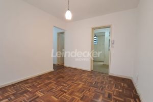 Apartamento para alugar com 75m², 4 dormitórios, 1 vaga no bairro Passo d'Areia em Porto Alegre - Foto 2