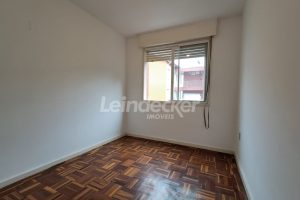 Apartamento para alugar com 75m², 4 dormitórios, 1 vaga no bairro Passo d'Areia em Porto Alegre - Foto 10