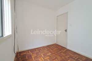Apartamento para alugar com 75m², 4 dormitórios, 1 vaga no bairro Passo d'Areia em Porto Alegre - Foto 11