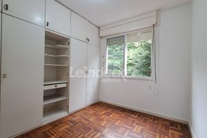 Apartamento para alugar com 75m², 4 dormitórios, 1 vaga no bairro Passo d'Areia em Porto Alegre - Foto 12