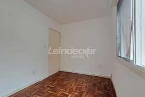 Apartamento para alugar com 75m², 4 dormitórios, 1 vaga no bairro Passo d'Areia em Porto Alegre - Foto 15