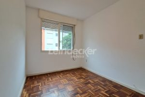 Apartamento para alugar com 75m², 4 dormitórios, 1 vaga no bairro Passo d'Areia em Porto Alegre - Foto 16