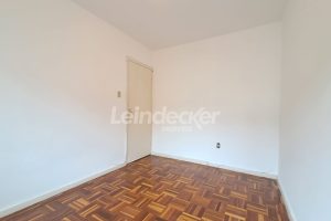 Apartamento para alugar com 75m², 4 dormitórios, 1 vaga no bairro Passo d'Areia em Porto Alegre - Foto 17