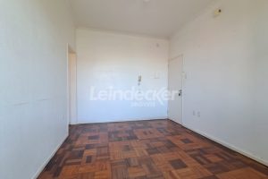 Apartamento para alugar com 80m², 3 dormitórios no bairro São Geraldo em Porto Alegre - Foto 2