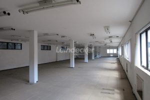 Prédio para alugar com 1.428m², 30 vagas no bairro Floresta em Porto Alegre - Foto 7