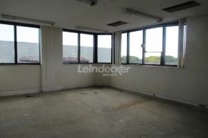 Prédio para alugar com 1.428m², 30 vagas no bairro Floresta em Porto Alegre - Foto 8