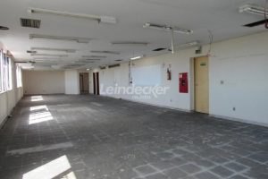 Prédio para alugar com 1.428m², 30 vagas no bairro Floresta em Porto Alegre - Foto 10