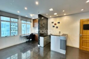 Sala para alugar com 81m², 2 vagas no bairro Menino Deus em Porto Alegre - Foto 2