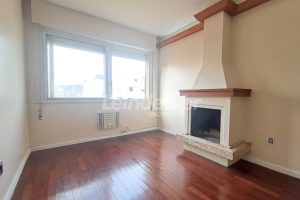 Apartamento para alugar com 90m², 3 dormitórios, 1 vaga no bairro Menino Deus em Porto Alegre - Foto 3