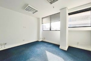 Sala para alugar com 56m², 1 vaga no bairro Três Figueiras em Porto Alegre - Foto 7