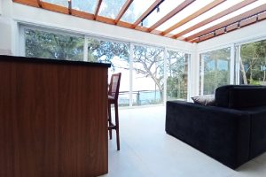 Casa em Condomínio para alugar com 334m², 3 dormitórios, 3 vagas no bairro Pedra Redonda em Porto Alegre - Foto 2