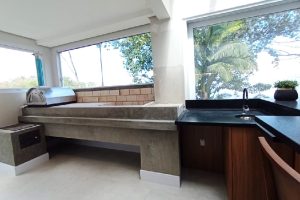 Casa em Condomínio para alugar com 334m², 3 dormitórios, 3 vagas no bairro Pedra Redonda em Porto Alegre - Foto 9