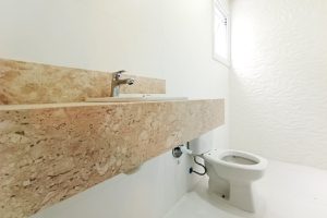 Casa em Condomínio para alugar com 334m², 3 dormitórios, 3 vagas no bairro Pedra Redonda em Porto Alegre - Foto 10