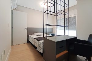 Casa em Condomínio para alugar com 334m², 3 dormitórios, 3 vagas no bairro Pedra Redonda em Porto Alegre - Foto 12