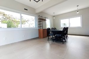 Casa em Condomínio para alugar com 334m², 3 dormitórios, 3 vagas no bairro Pedra Redonda em Porto Alegre - Foto 23