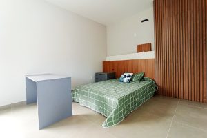 Casa em Condomínio para alugar com 334m², 3 dormitórios, 3 vagas no bairro Pedra Redonda em Porto Alegre - Foto 24