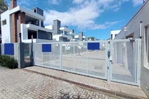 Casa em Condomínio para alugar com 334m², 3 dormitórios, 3 vagas no bairro Pedra Redonda em Porto Alegre - Foto 38