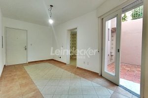 Apartamento para alugar com 68m², 2 dormitórios, 2 vagas no bairro Santana em Porto Alegre - Foto 2
