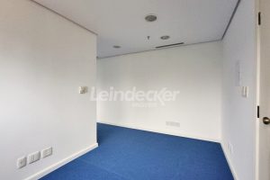 Sala para alugar com 42m², 1 vaga no bairro Três Figueiras em Porto Alegre - Foto 6