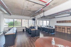 Conjunto para alugar com 114m², 3 vagas no bairro Chácara das Pedras em Porto Alegre - Foto 1