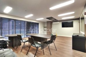 Conjunto para alugar com 190m², 3 vagas no bairro Auxiliadora em Porto Alegre - Foto 11