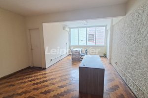 Sala para alugar com 30m² no bairro Centro em Porto Alegre - Foto 2